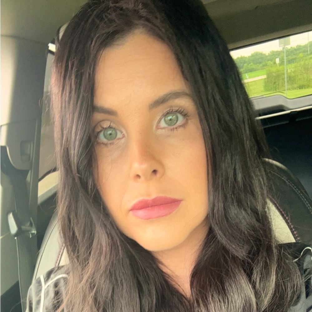 Meet your Posher, Kacie